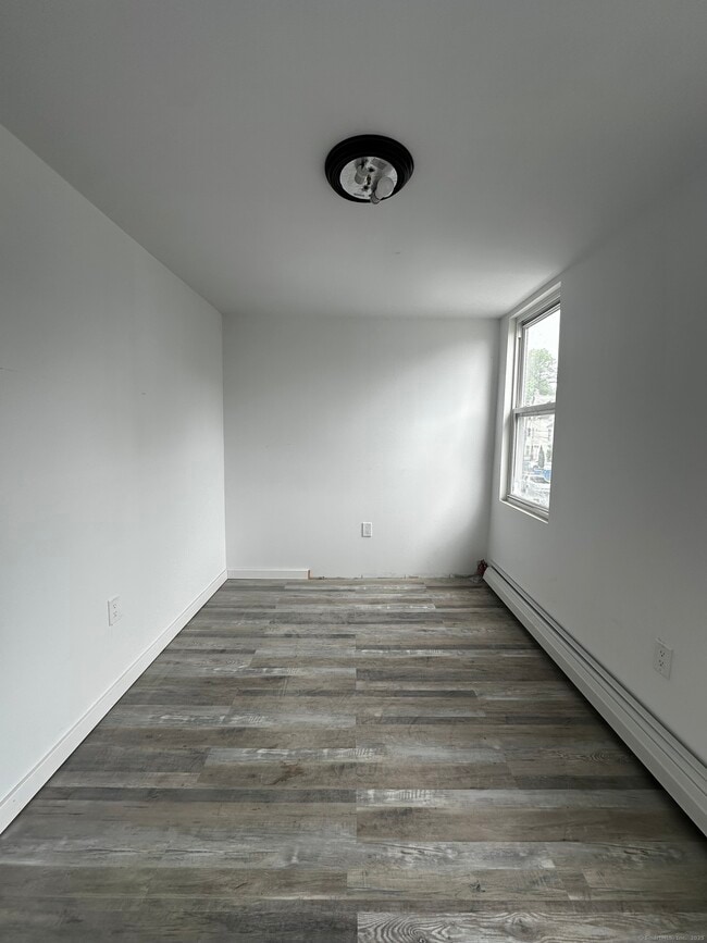Building Photo - 210 Woodlawn Terrace