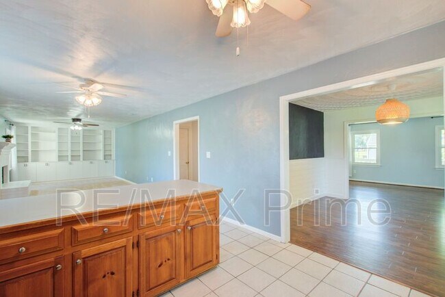 Building Photo - 427 Las Gaviotas Blvd