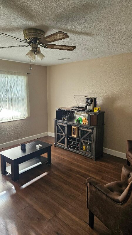 Building Photo - 415 Lochmond Dr