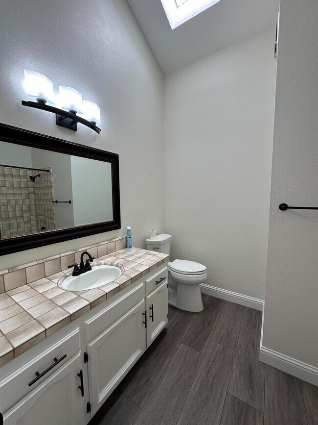 Building Photo - 6201 N West Ave