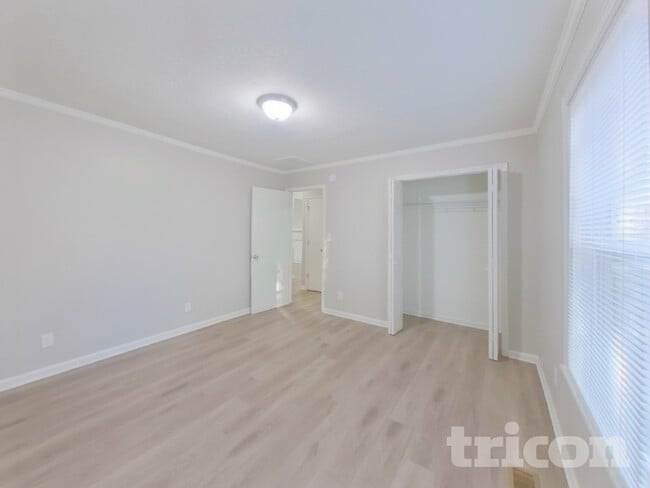 Building Photo - 6273 Branch Hill Cir