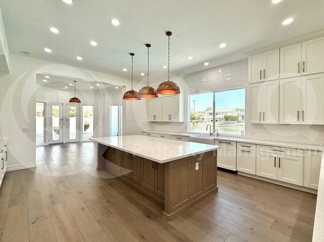 Building Photo - 1523 E Treasure Cove Dr