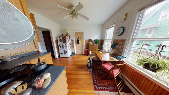 Building Photo - Spacious 2BR on Science Hill | Huge Kitchen & Living Area | Near Yale