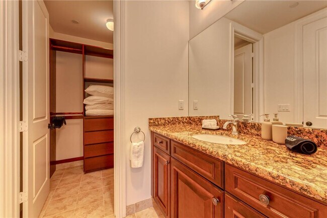 Building Photo - 1206 NE 1st St