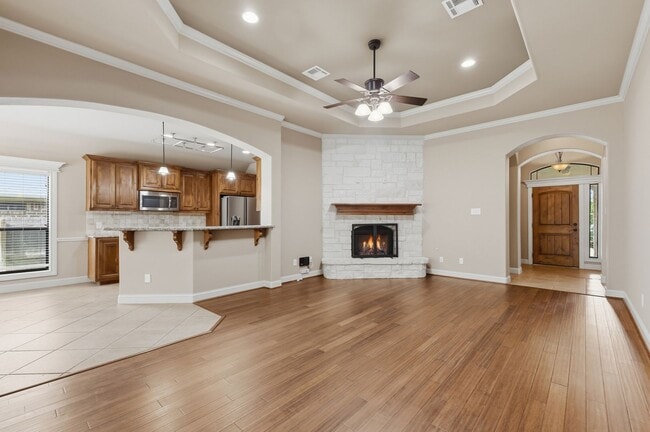 Building Photo - Spacious 3 Bed, 2 Bath House in Edelweiss Gartens Available Now!