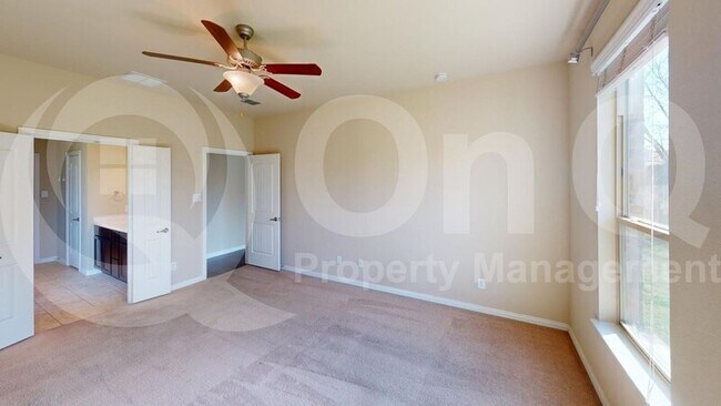 Building Photo - 5804 Valley Haven Way