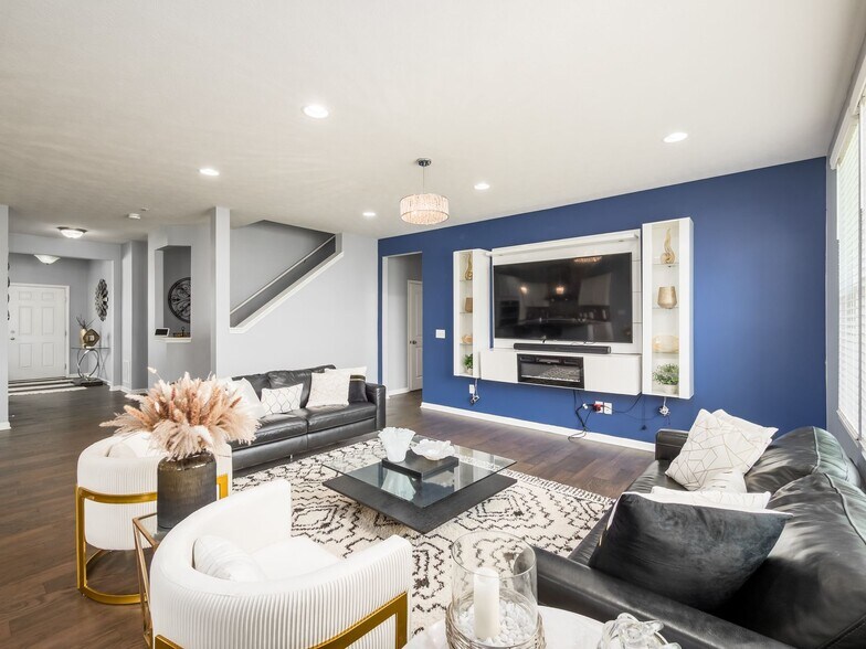 Building Photo - 6575 Rocky Frk Dr