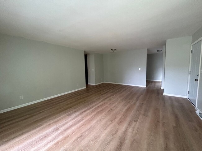 Building Photo - 926/928 Sprucewood Ln