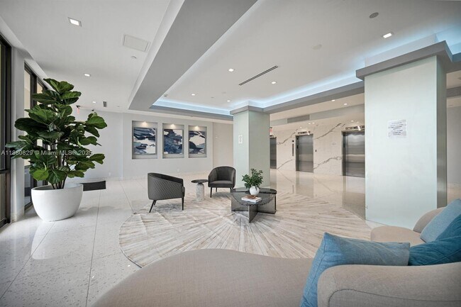 Building Photo - 20301 W Country Club Dr