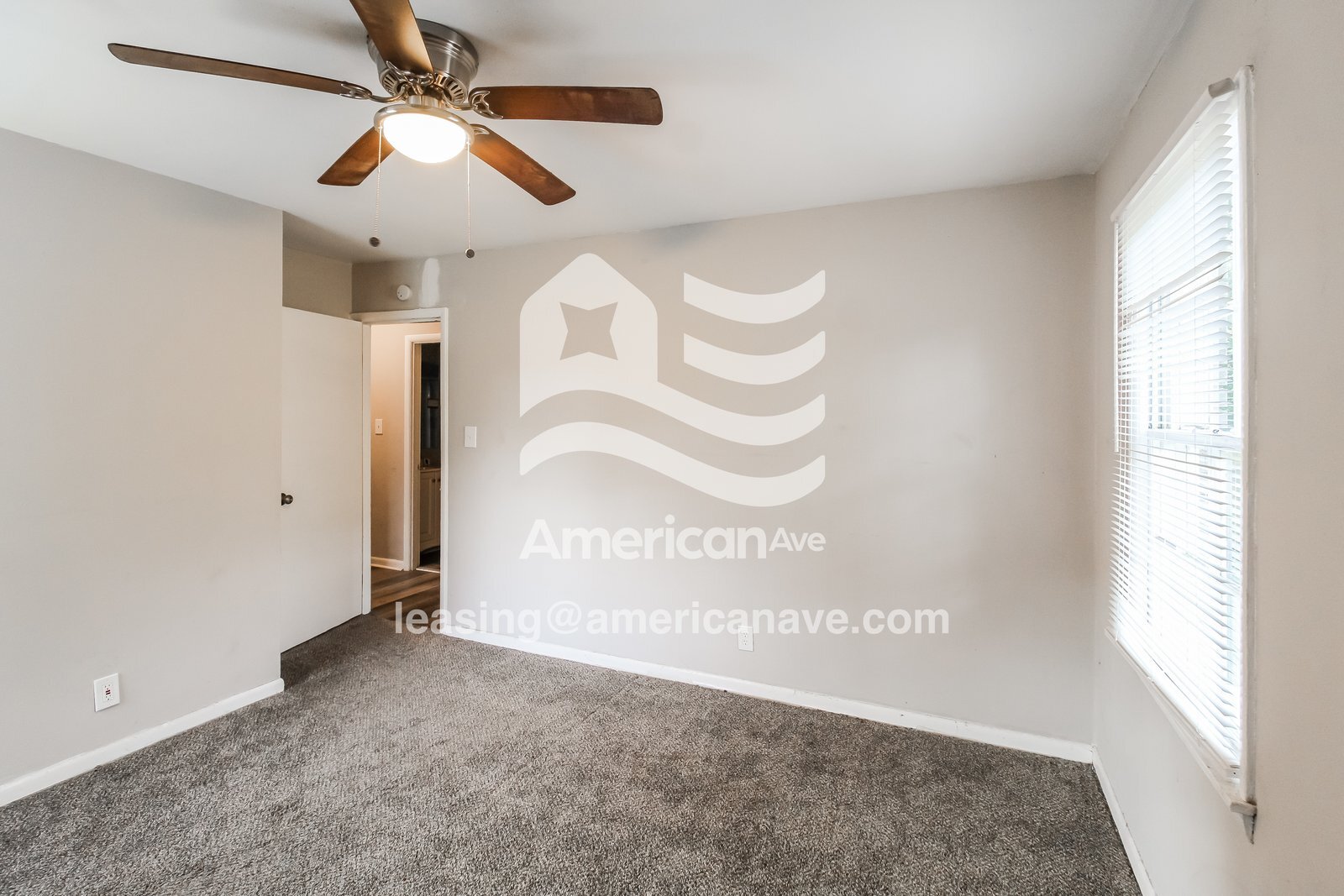 Building Photo - 2570 Greenleaf Dr