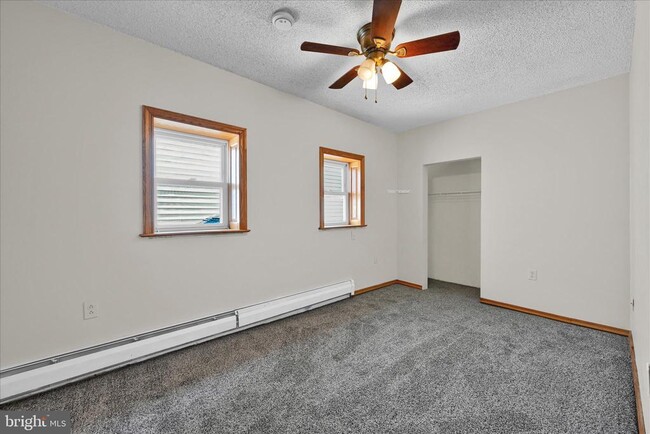 Building Photo - 430 E Main St