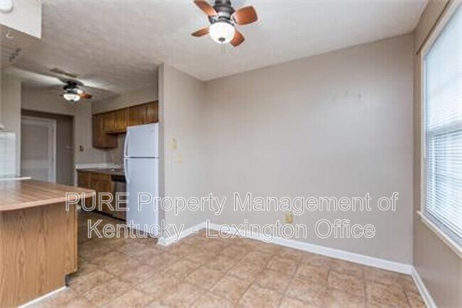 Building Photo - 3209 Foxchase Ct