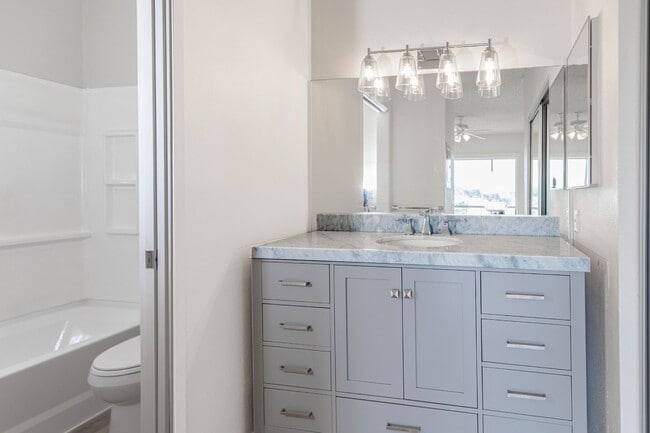 Building Photo - 91-241 Hanapouli Cir 24J
