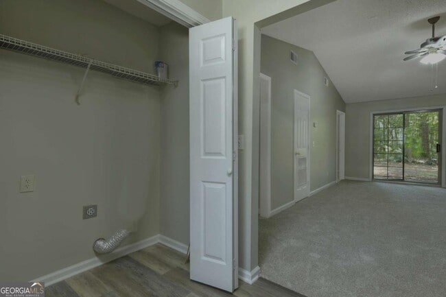 Building Photo - 426 Admiral's Walk Dr