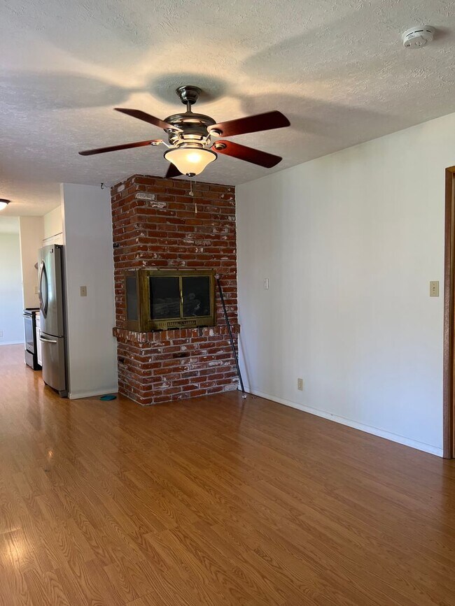 Building Photo - 770 W Highland Ave