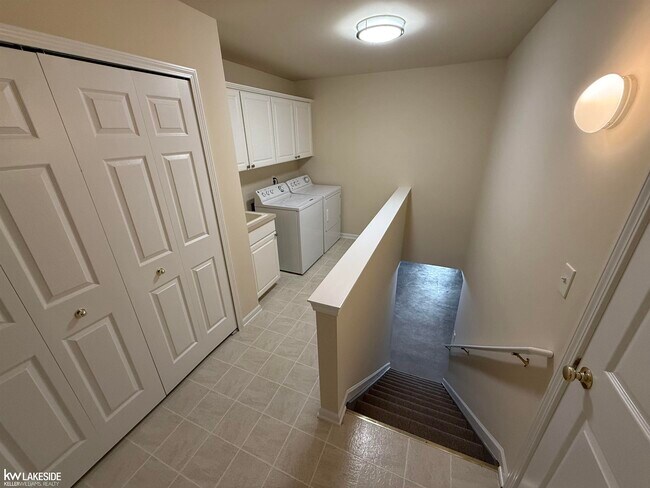 Building Photo - 50299 Highpoint Ct