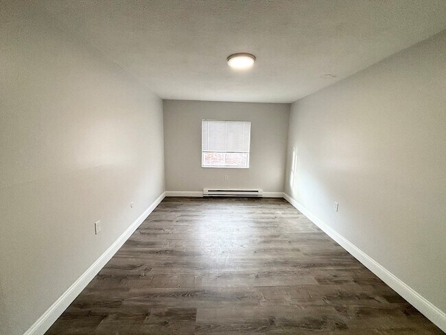 Building Photo - 75 Vine St