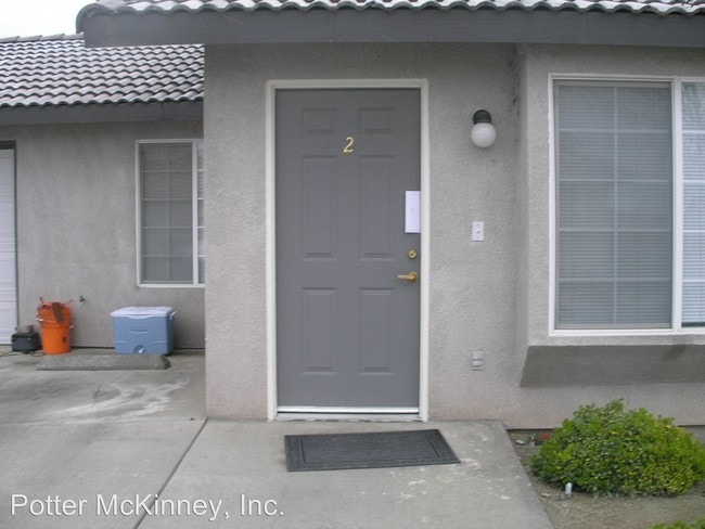 Primary Photo - 725 Greenwood Meadow Ln