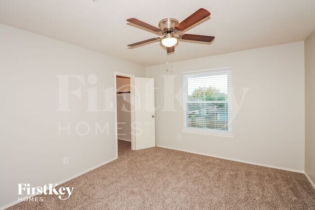 Building Photo - 10447 Falling Rapids Ct