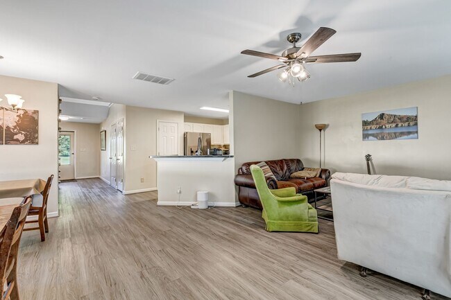 Building Photo - Call Sabrina Thomas at 757-767-0767 for more information
