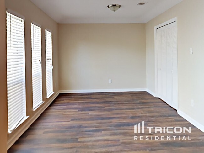 Building Photo - 7415 Cortes Dr