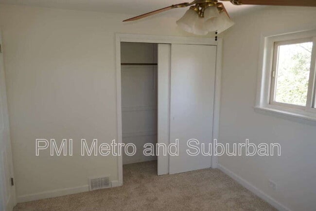 Building Photo - 37 E Judith Ann Dr