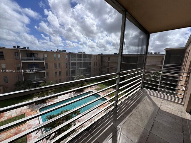 Building Photo - 4848 NW 24th Ct