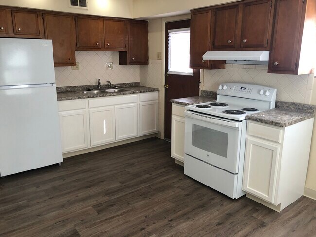 Building Photo - 886 Byron Ave