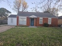 Building Photo - 2505 NW Lincoln Ave