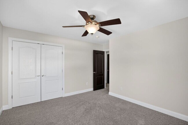 Building Photo - 46809 Shelton Dr