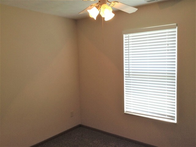 Building Photo - 16 Flamingo Ct