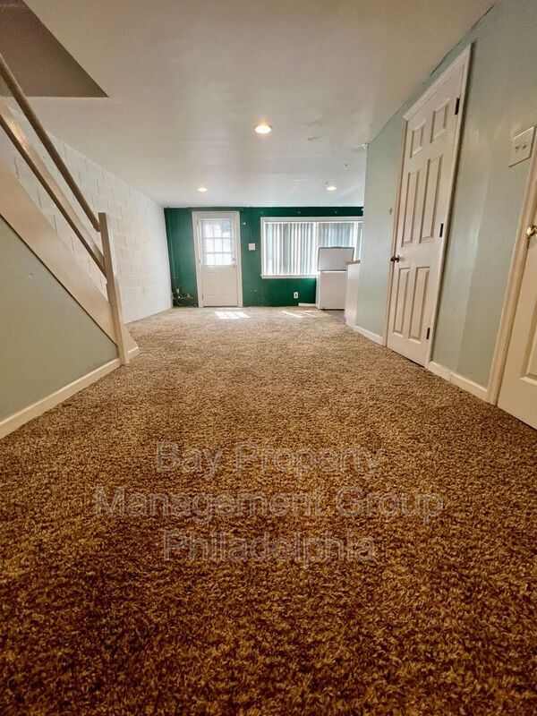 Building Photo - 1313 Delmont Ave