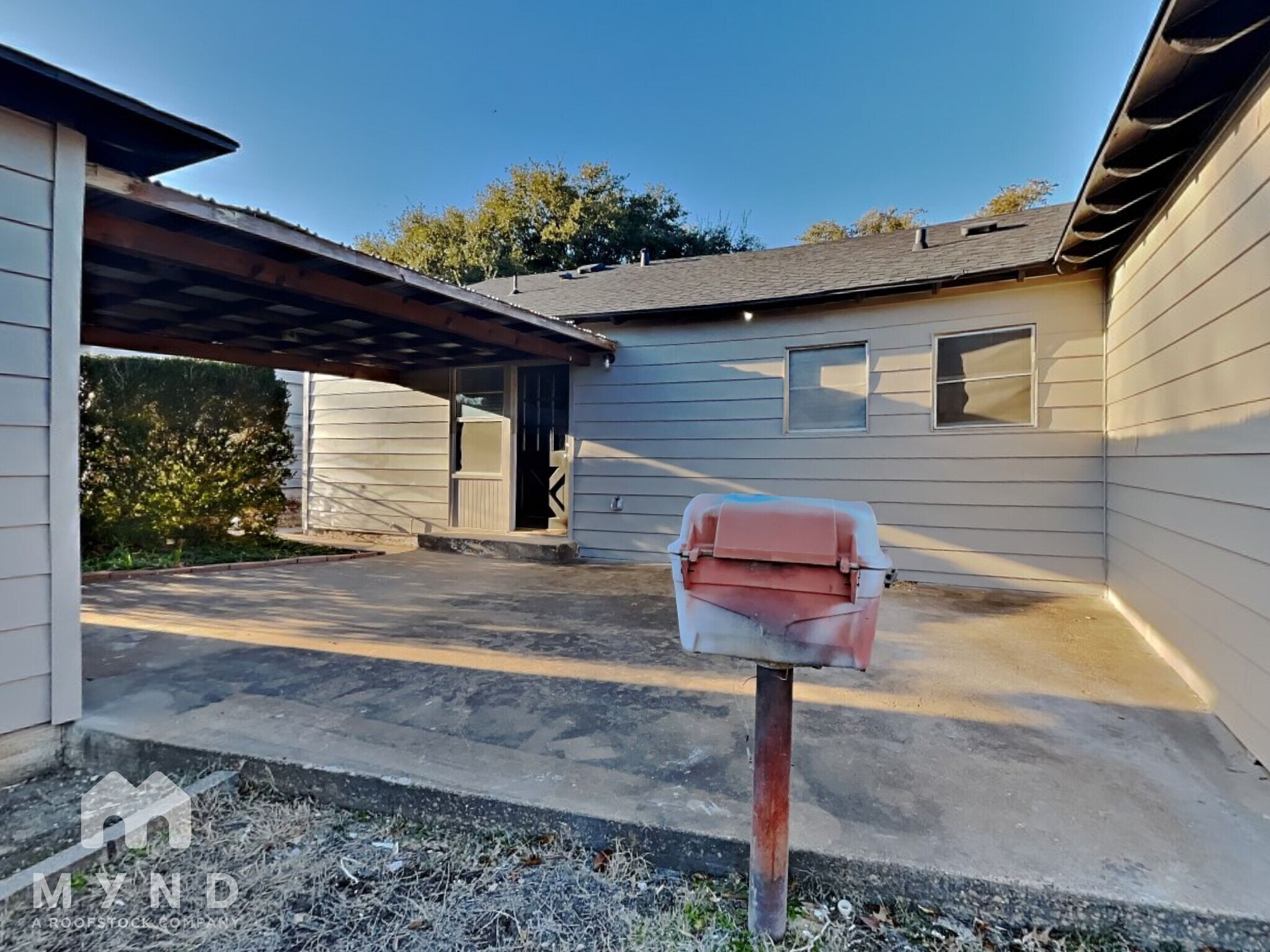 Building Photo - 2728 Rolinda Dr