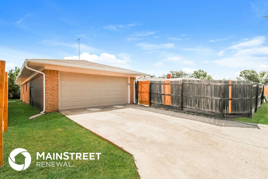 Building Photo - 1822 El Paso St