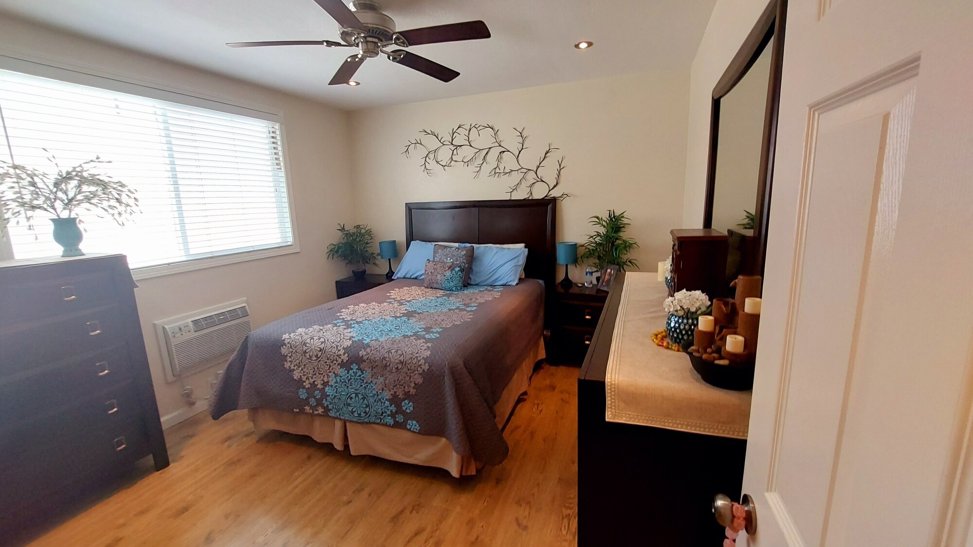 Building Photo - 3565 N E St