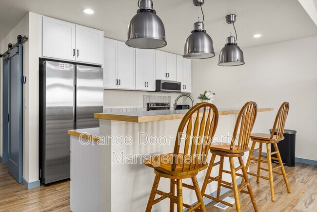 Building Photo - 7009 Stanich Ave