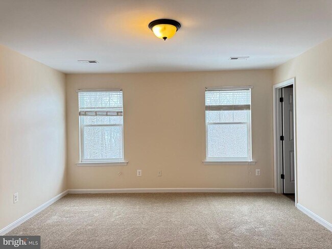 Building Photo - 2340 Silver Fox Way