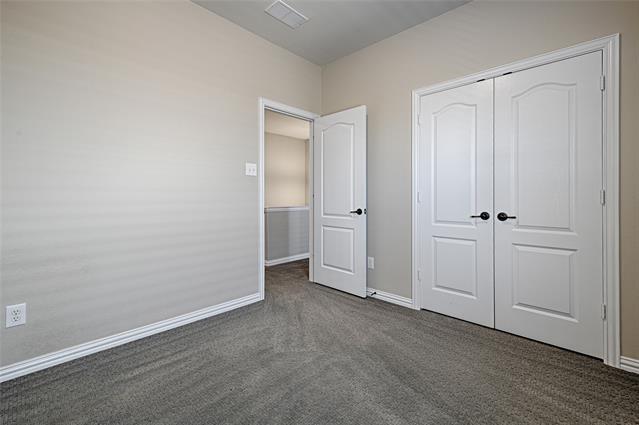 Building Photo - 8000 Choctaw Ln