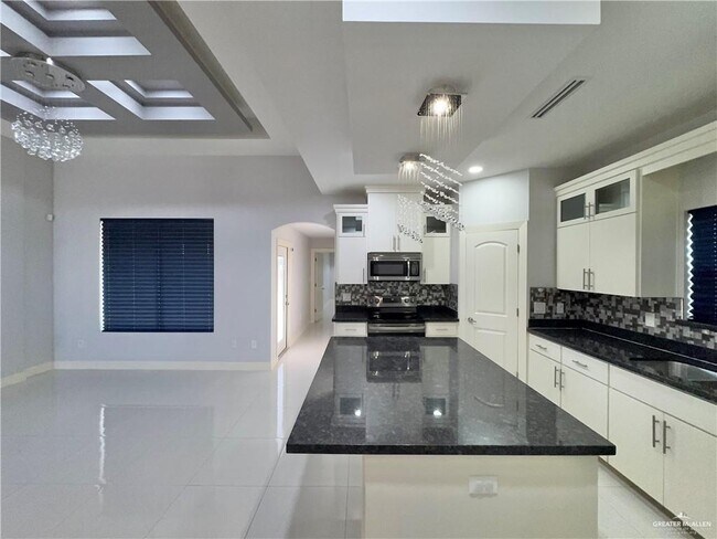 Building Photo - 26 Garman St