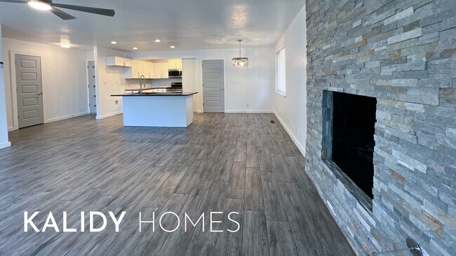 Building Photo - 702 Amity Ln