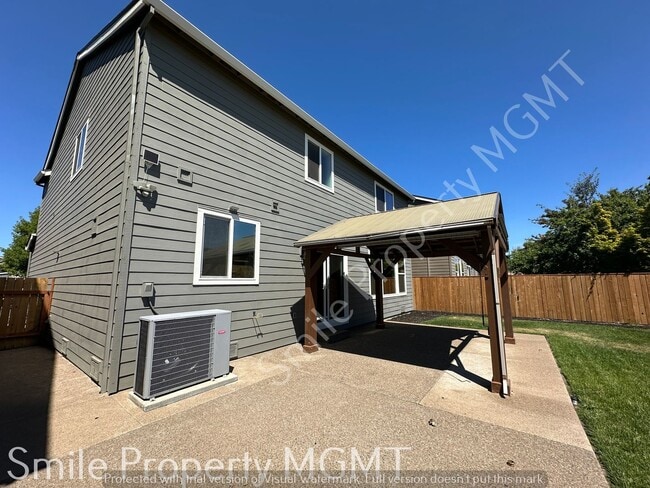 Building Photo - 4524 SE Oakhurst St