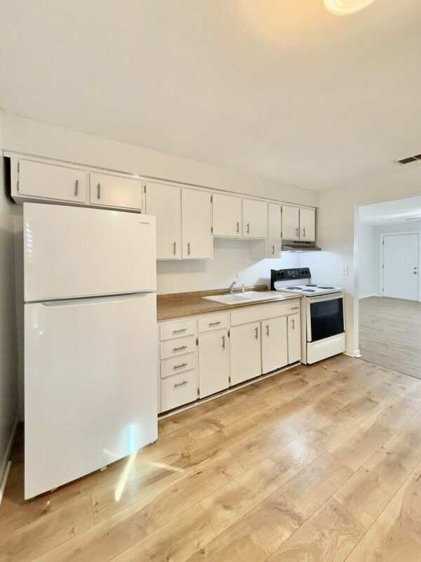 Building Photo - 6420 S Adelia Ave