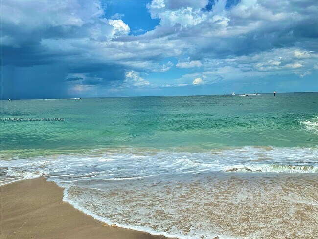 Building Photo - 2424 SE 17th St