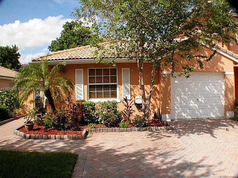 Primary Photo - 9151 NW 40th St