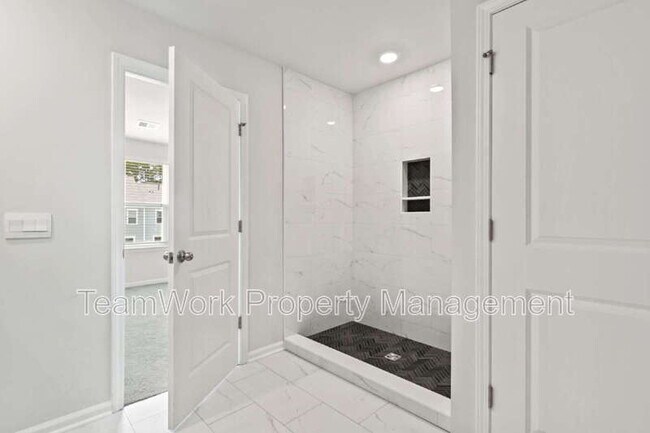 Building Photo - 124 Orchid Bloom Cir