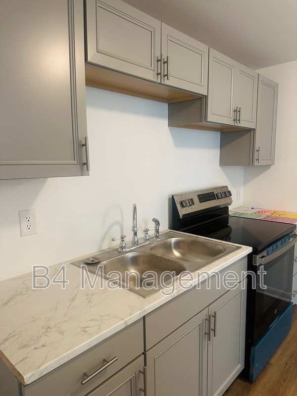 Building Photo - 1844 E Main St