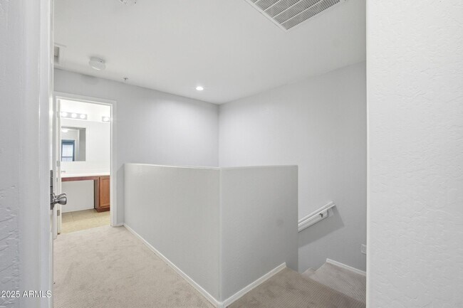 Building Photo - 1255 S Rialto