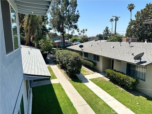 Building Photo - 717 W Provential Dr