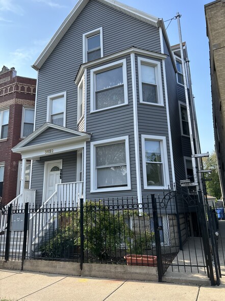 Building Photo - 3652 W Shakespeare Ave