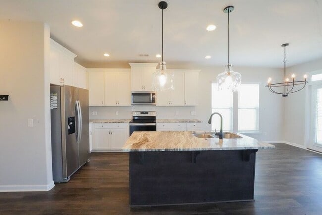 Building Photo - 165 Greyfield Cir